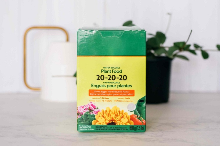 کود 20 20 20 سه بیست چیست و برای چه گیاهانی مناسب است؟